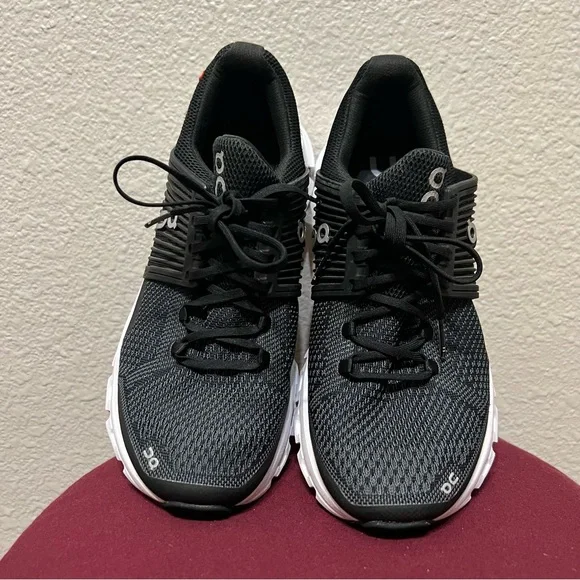 On Cloudswift Women’s Road Running Shoes Size 7 Black And White Lace Up - Picture 6 of 7
